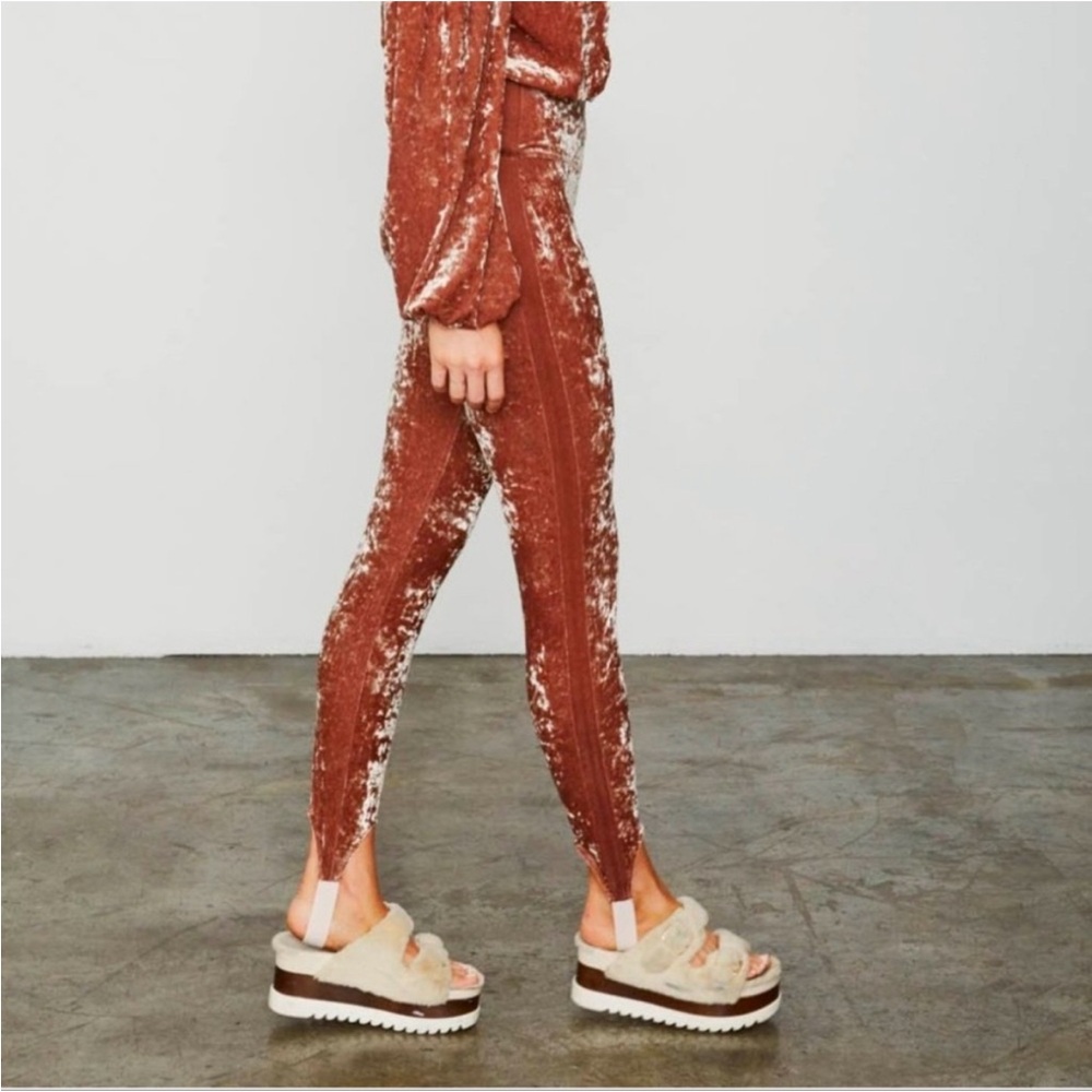 We Are Hah CRUSHED VELVET STIRRUP LEGGINGS IN CAFE LATTE SIZE SMALL